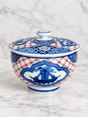 Japanese Arita Hizen Porcelain Covered Rice Bowl